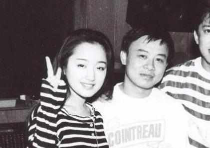 47岁杨钰莹男友身份大曝光，背景强大无人敢惹，网友：眼光真毒！