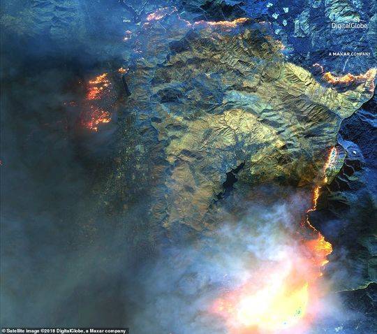 从太空看美国加州山火肆虐 火势仍在蔓延失控