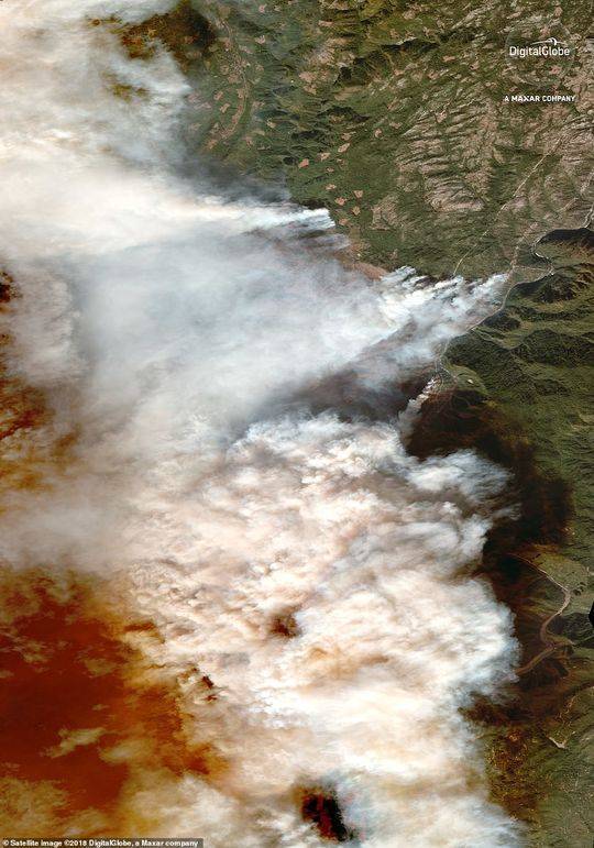 从太空看美国加州山火肆虐 火势仍在蔓延失控