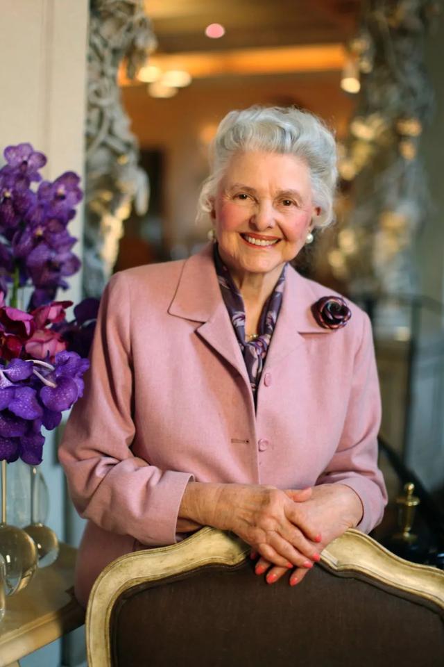 瑰丽酒店创始人离世，她曾是这个世界上最有钱的女人