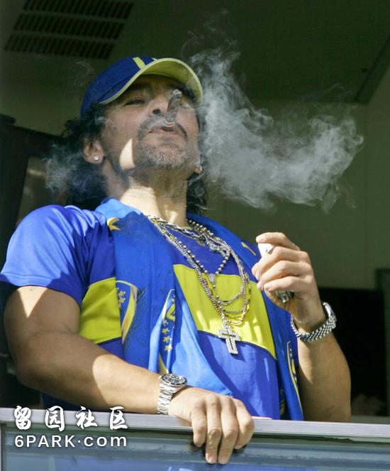 魔幻的世界第一德比：71人赛后丧命 梁朝伟留下经典1秒