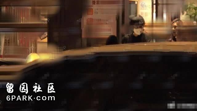 首度同框!范冰冰李晨寒夜共吃火锅,网友:这个男人有担当!