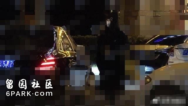 首度同框！范冰冰李晨寒夜共吃火锅，网友：这个男人有担当！